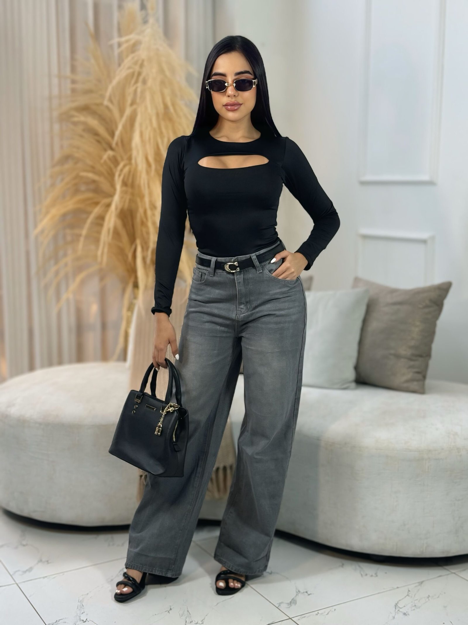 BODY ESCOTE EN PECHO - Imagen 2